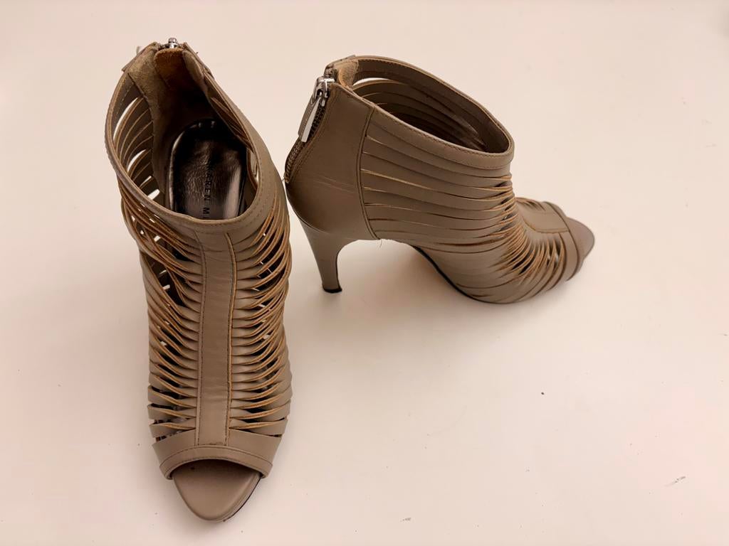 Karen Millen high heels – maat 39, Kleding | Dames, Schoenen, Zo goed als nieuw, Sandalen of Muiltjes, Beige, Ophalen