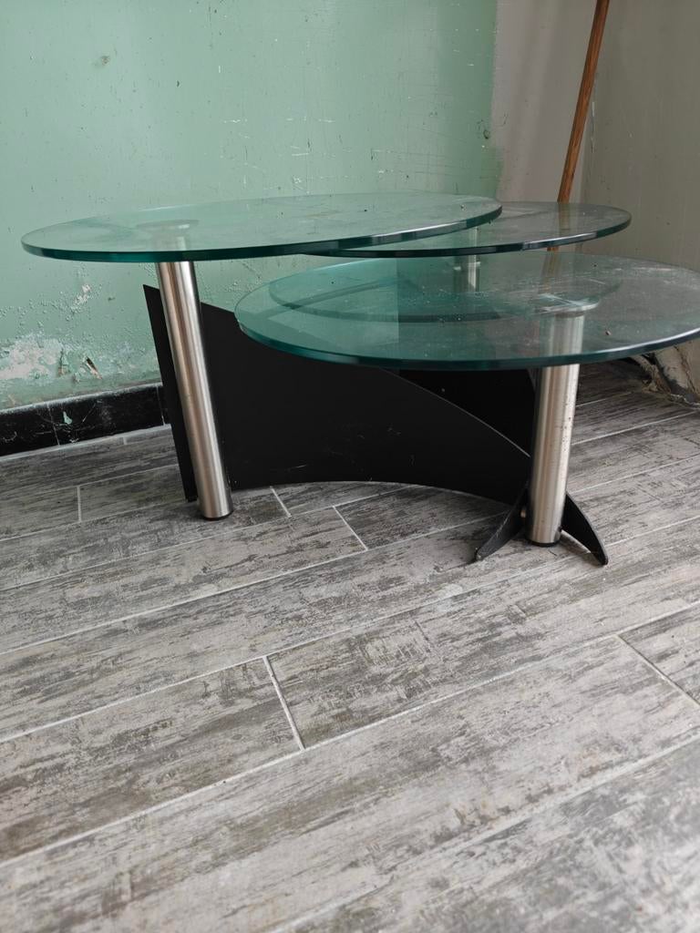 Draaibare glazen salontafel, Enlèvement