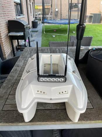 Voerboot alpa 200, dieptemeter toslon520, x-pilot gps toslon, Ophalen, Zo goed als nieuw, Complete set