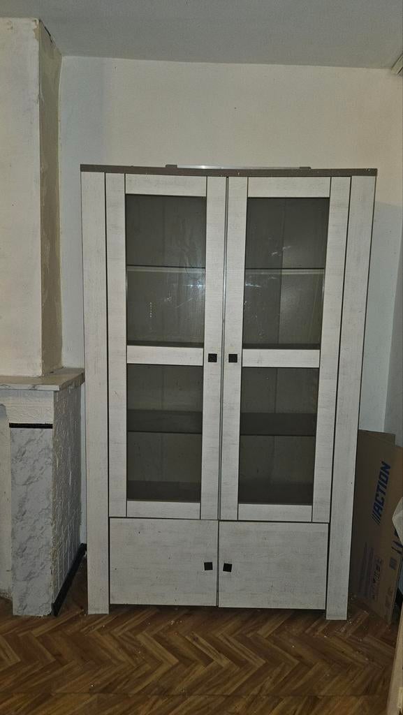 A donner: Buffet + armoire de rangement + grande Table, Maison & Meubles, Enlèvement