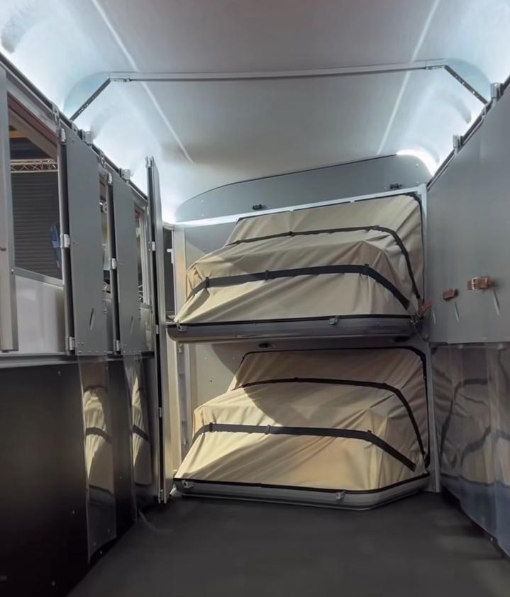 2de HANDS  en NIEUW FAUTRAS, Dieren en Toebehoren, Paarden en Pony's | Trailers en Aanhangwagens, Ophalen, Zo goed als nieuw, Polyester