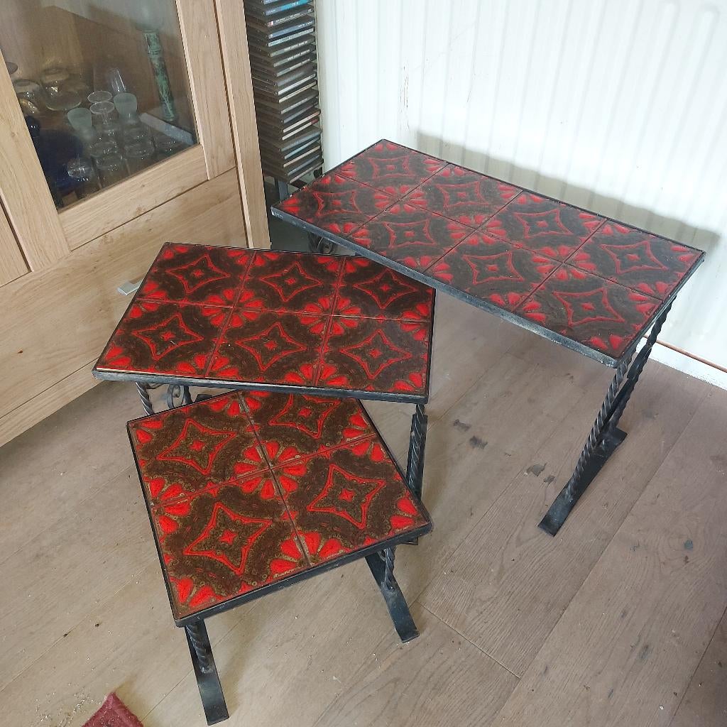 Vintage tegeltafels (set van 3) – jaren 60/70 – retro design, Huis en Inrichting, Tafels | Salontafels, Ophalen, Overige materialen