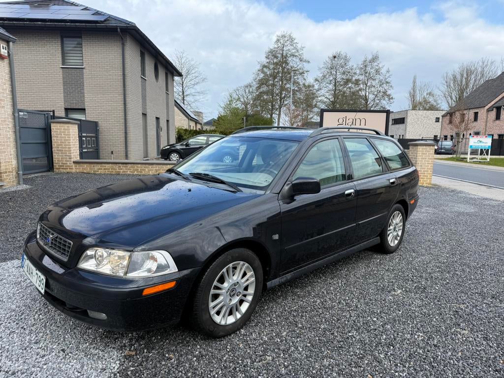 Volvo V40.  1.9 Diesel, Auto's, Voorwielaandrijving, 4 deurs, Beige, 4 cilinders