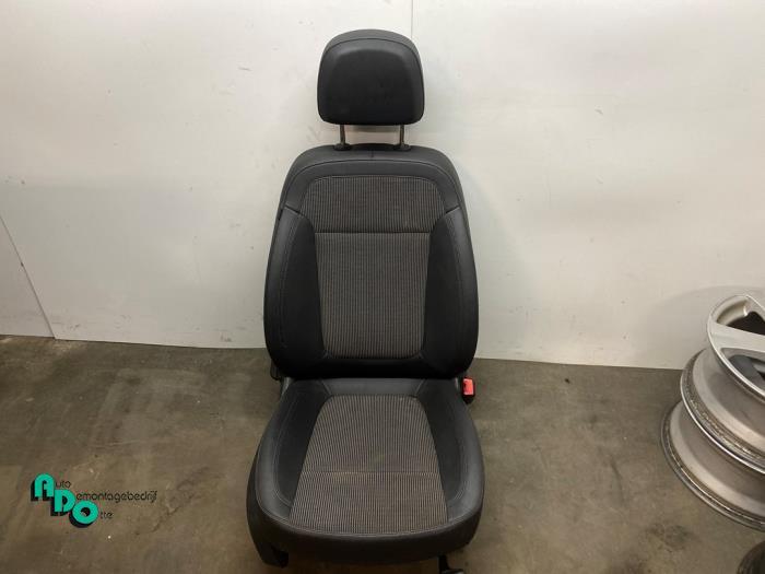Stoel rechts van een Opel Astra (Astra J 10-), Gebruikt, -, -, Opel