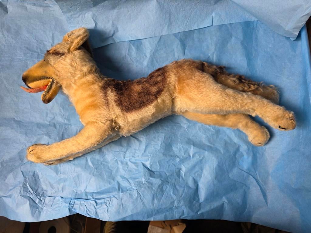 Duitse herder 50 cm Steiff. Heel oud pluche. Verkocht