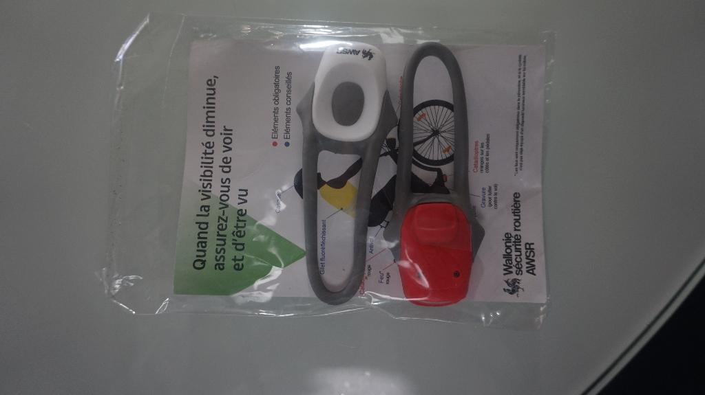 pour être vu en vélo, Fietsen en Brommers, Fietsaccessoires | Fietsverlichting, Ophalen of Verzenden, Nieuw