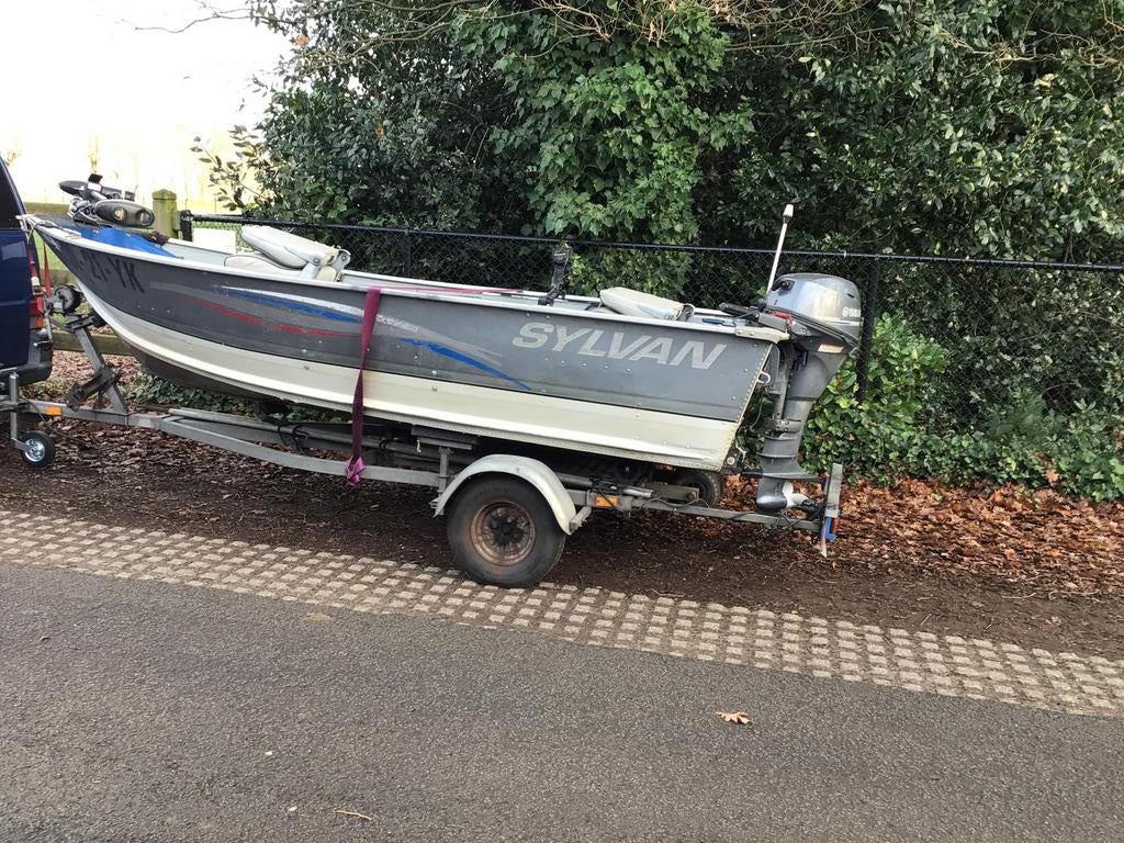 Leuke visboot SYLVAN aluminium + 20pk yamaha, Watersport en Boten, Speedboten, Ophalen of Verzenden, Aluminium
