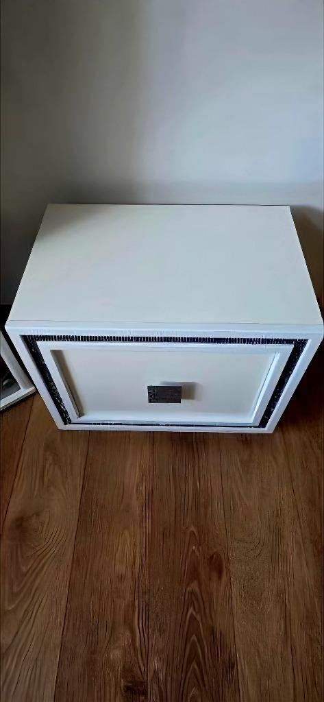 Table de chevet, Maison & Meubles, Enlèvement, Comme neuf