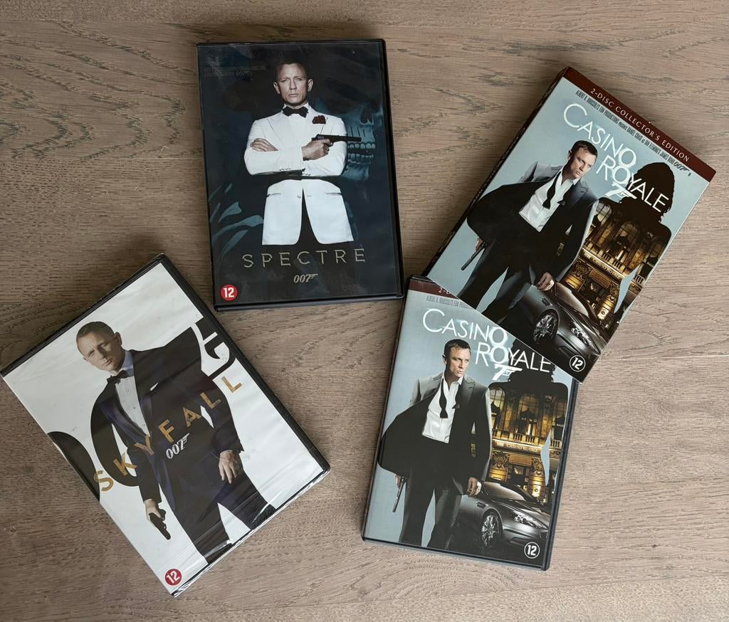 James bond Dvd 2 stuks+ box van 2, Cd's en Dvd's, Ophalen, Zo goed als nieuw