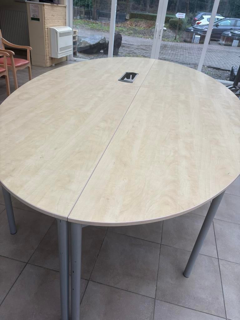 Vergadertafel ovaal, Ophalen