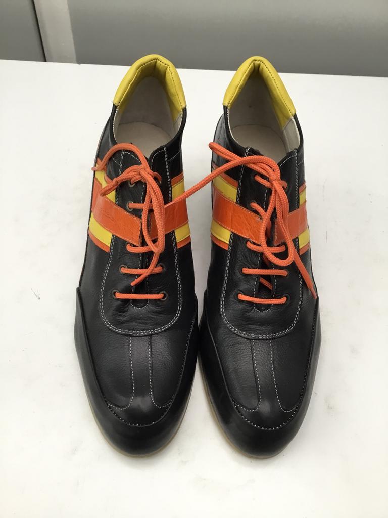 Dames schoenen met hak merk Livingstone, Zwart, Lage of Enkellaarzen, Nieuw, Ophalen of Verzenden