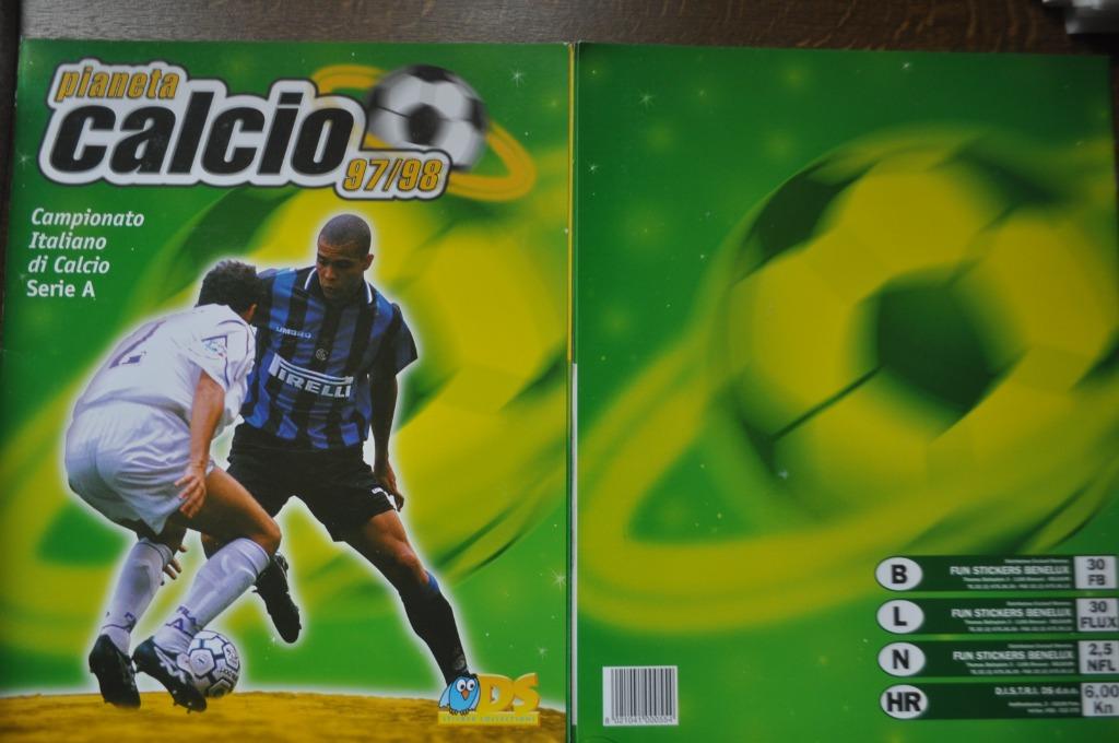 DS. LEEG ALBUM PIANETE CALCIO + POSTER 97/98, Ophalen of Verzenden, Zo goed als nieuw