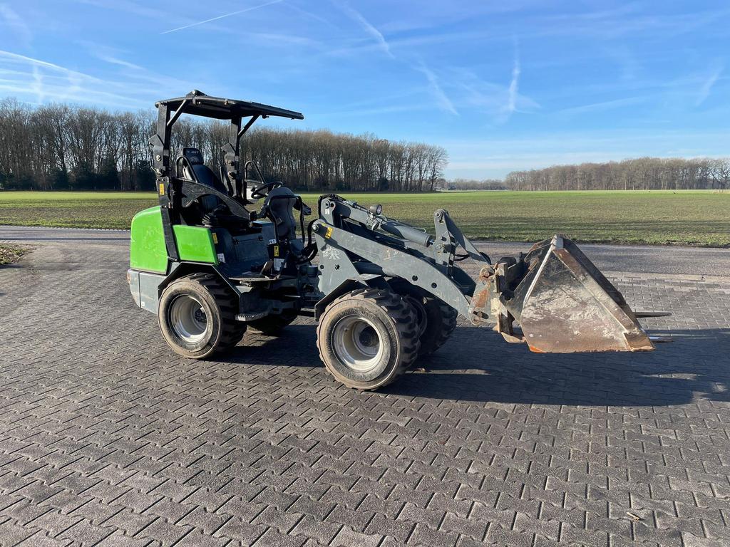 Giant G2500 X-TRA HD mini shovel loader (bj 2020), Zakelijke goederen, Ophalen