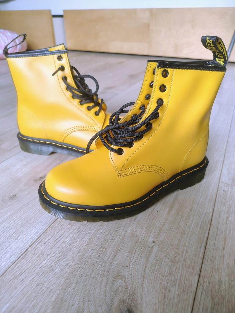 NIEUWE Dr. Martens boots, botten. Smooth, yellow/gele Doc's, Geel, Lage of Enkellaarzen, Nieuw, Ophalen of Verzenden
