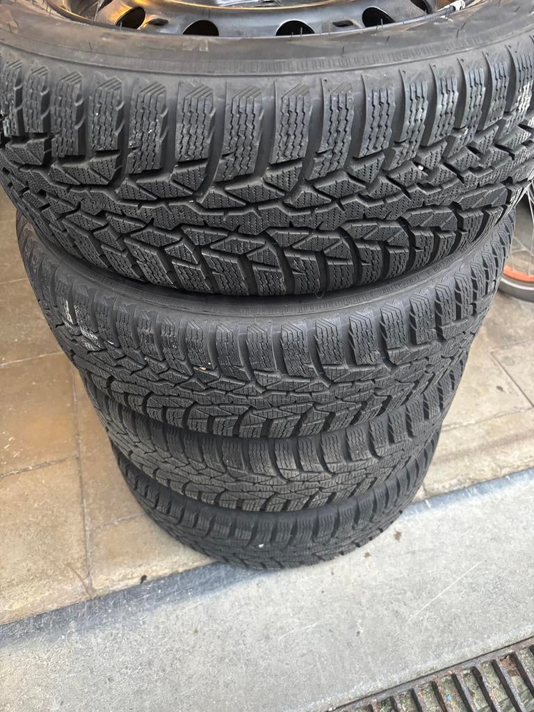 Winterbanden voor bv.: vw polo, Ophalen, Zo goed als nieuw
