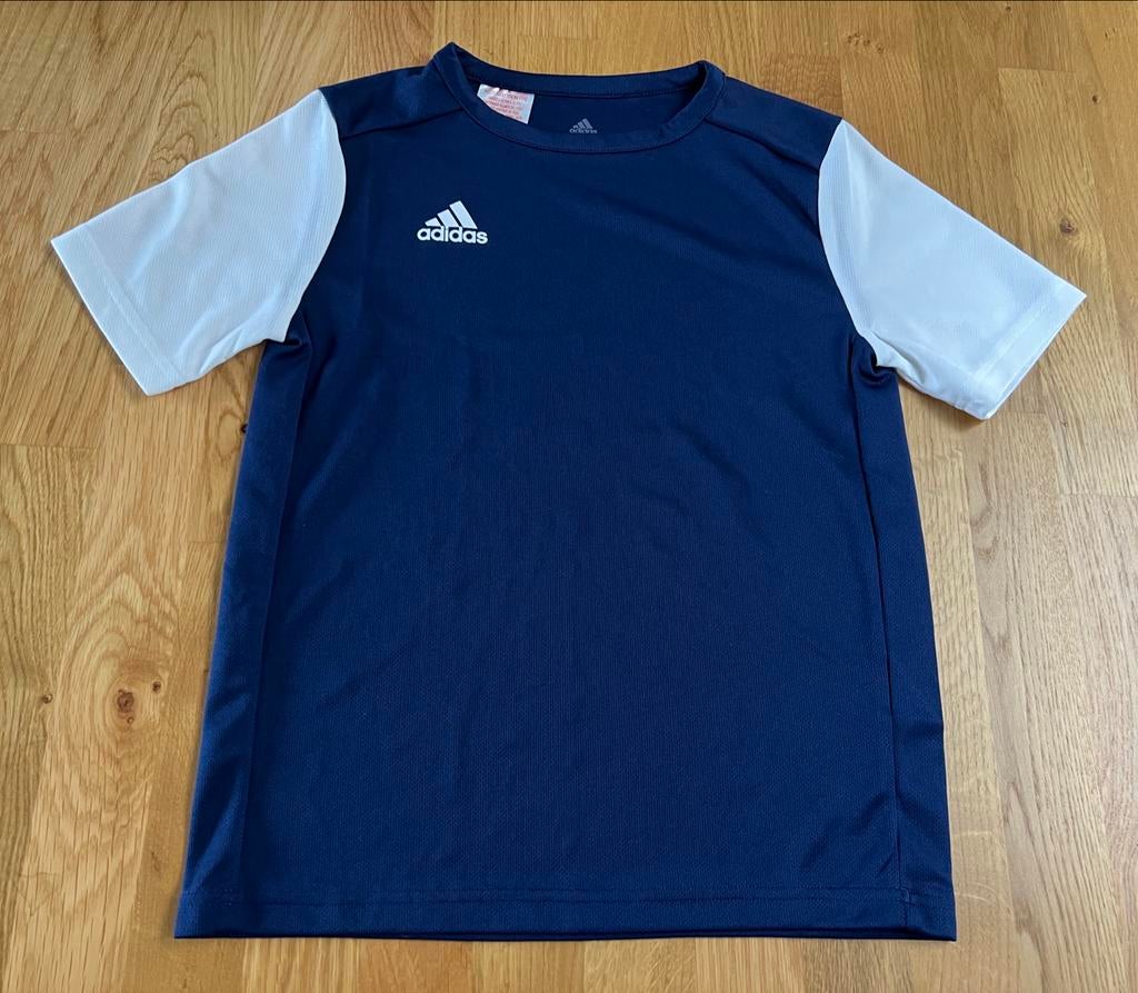 T-shirt sport Adidas t.140, Kinderen en Baby's, Kinderkleding | Maat 140, Adidas, Jongen of Meisje, Sport- of Zwemkleding, Ophalen of Verzenden