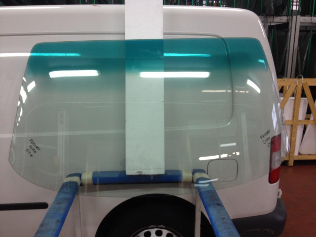 Pare-brise pour Ferrari Dino 208 Gt4 et 308 gt4, Autos : Pièces & Accessoires, Vitres & Accessoires, Ferrari, Neuf, Enlèvement ou Envoi