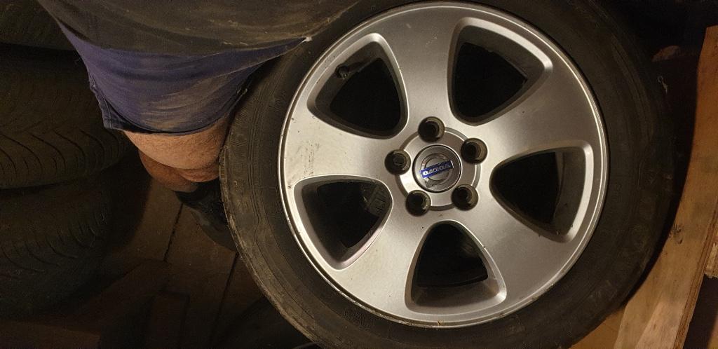 4 Volvo wielen 16", 3 Dunlop Sport Bluresponse zomerbanden, Auto-onderdelen, Banden en Velgen, Ophalen, Gebruikt, Velg(en), 16 inch