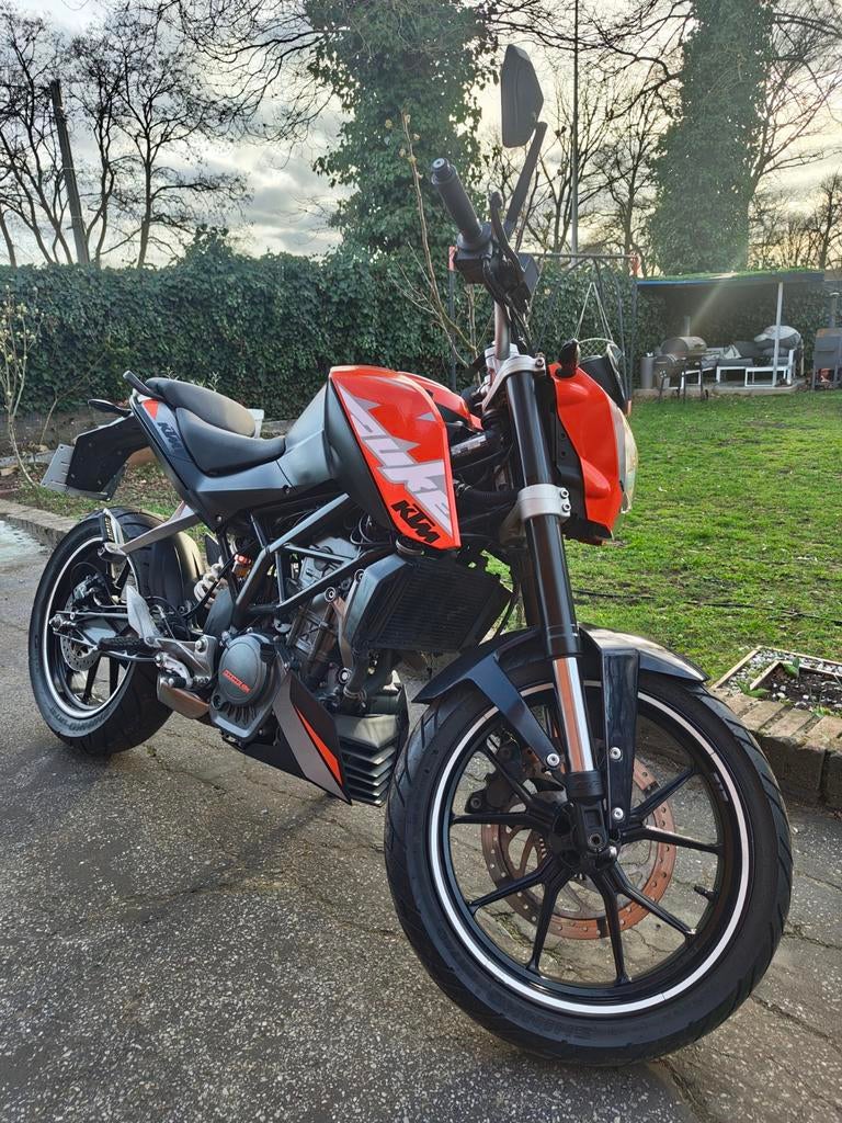 KTM DUKE 125 EN PARFAIT ÉTAT 9000 KM, Particulier