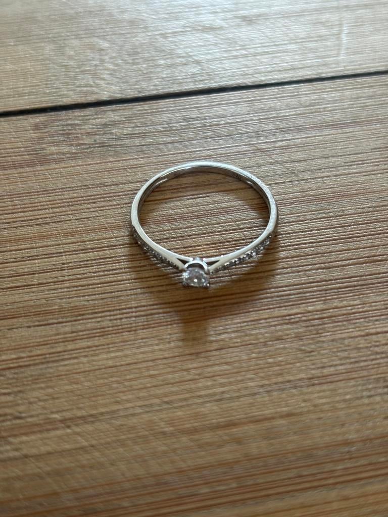 Bague Solitaire Or Blanc et Diamants, Bijoux, Sacs & Beauté, Neuf, Gris, Enlèvement ou Envoi, 18 à 19