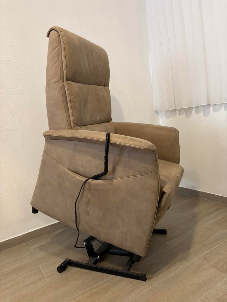 Elektrische relaxzetel met 2 motoren en oplaadbare batterij!, Huis en Inrichting, Ophalen of Verzenden, Zo goed als nieuw, Stof