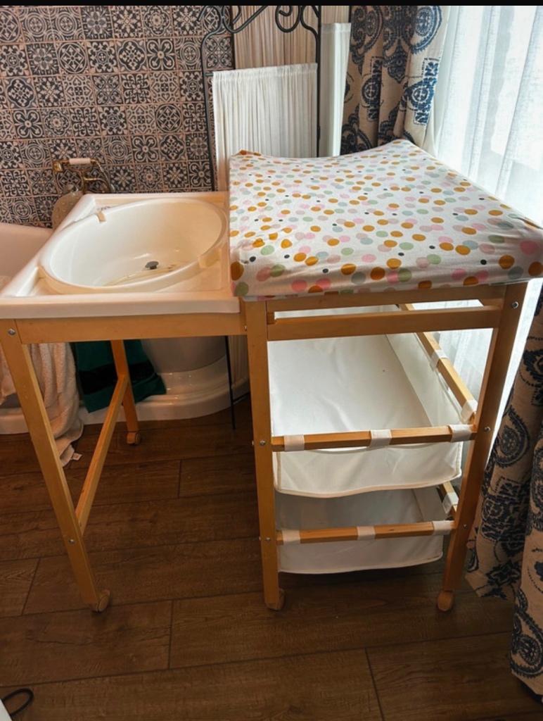 Luiertafel met bad, Ophalen, Zo goed als nieuw, Aankleedkussen, Overige merken