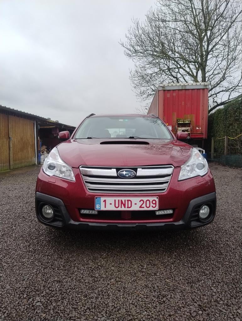 4X4 Subaru Legacy Outback 2.0D uit het befaamde jaar 2014, Auto's, Subaru, Automaat, Euro 5, Zwart, 4 cilinders