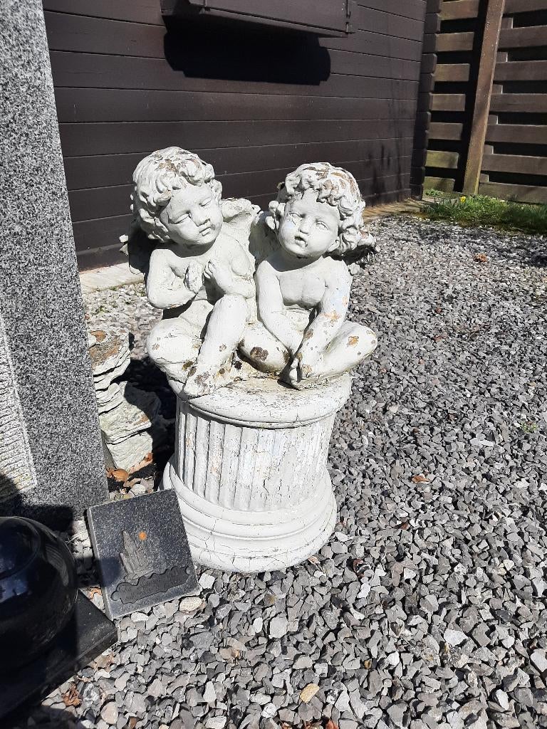 Tuinbeeld op sokkel  -  2 Engeltjes, Jardin & Terrasse, Statues de jardin, Utilisé, Ange, Enlèvement