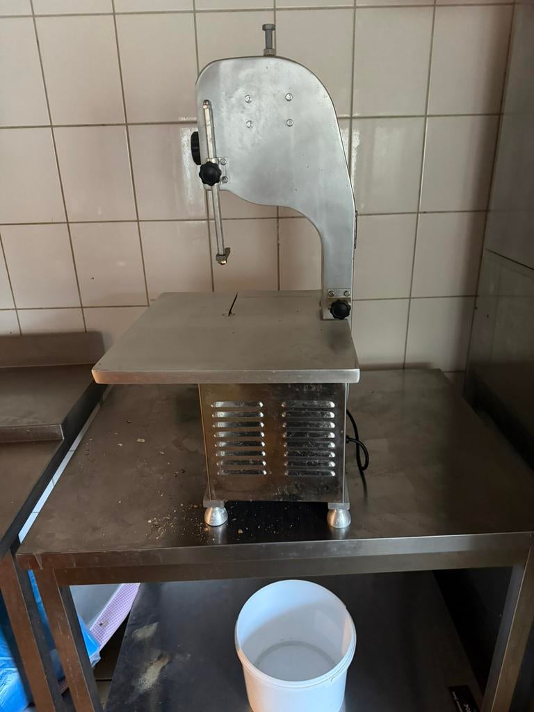 Attendrisseur a viande &  scie, Articles professionnels, Enlèvement