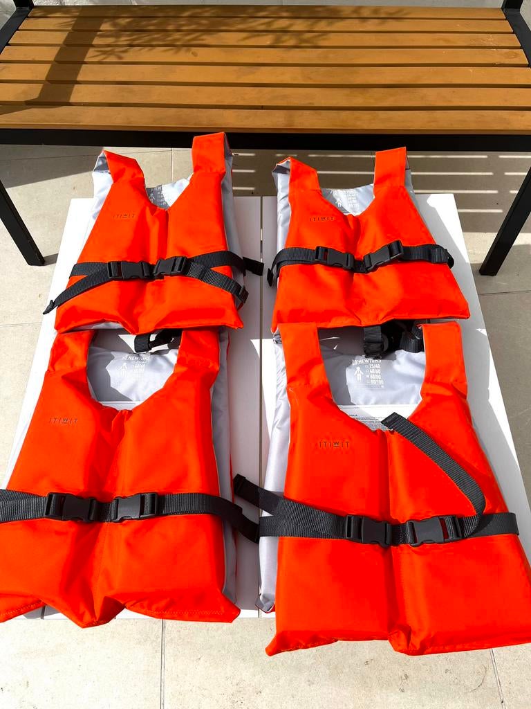 NIEUWE Reddingsvesten kinderen en volwassenen 4 stuks, Ophalen, Nieuw, Kind, Reddingsvest of Zwemvest