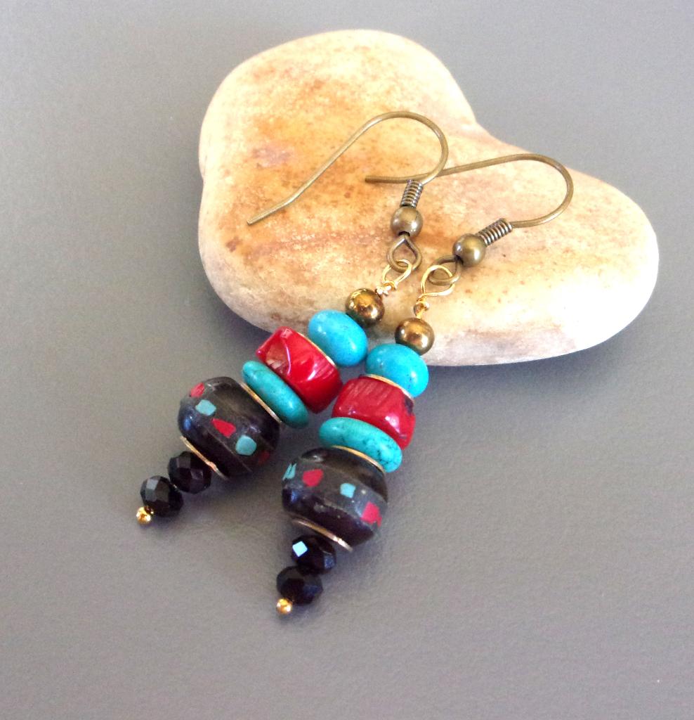 Oorbellen in turkoois en koraal met messing, Handtassen en Accessoires, Oorbellen, Overige materialen, Hangers, Blauw, Nieuw