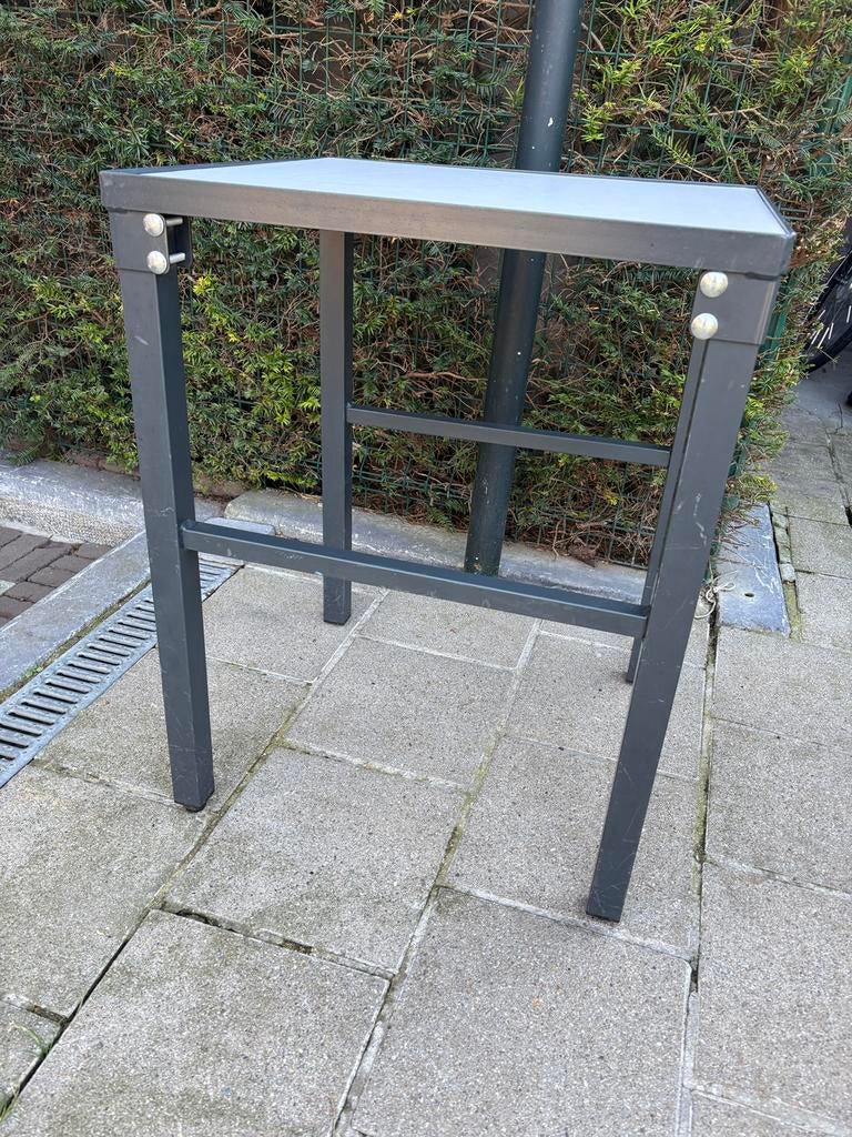 Etabli de travail solide (metal + bois), Bricolage & Construction, Enlèvement, Utilisé