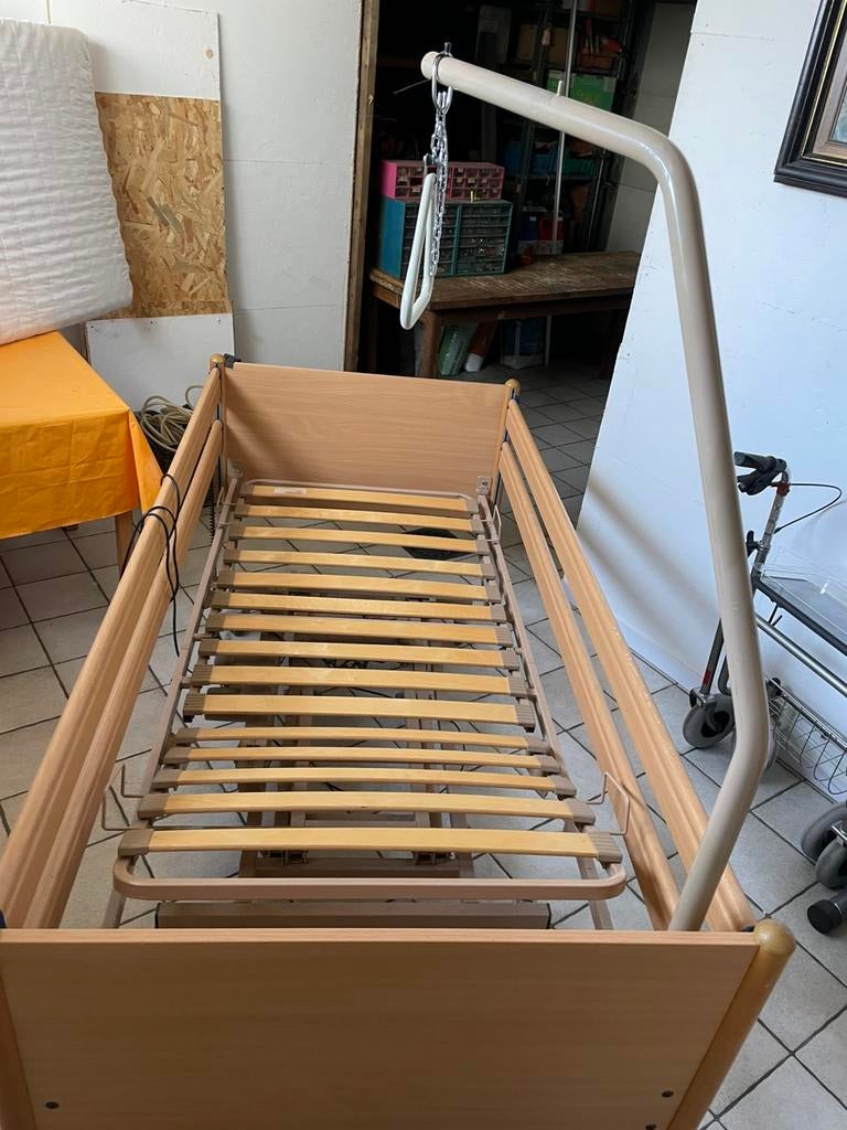 Elektrische ziekenhuis bed, Enlèvement, Utilisé