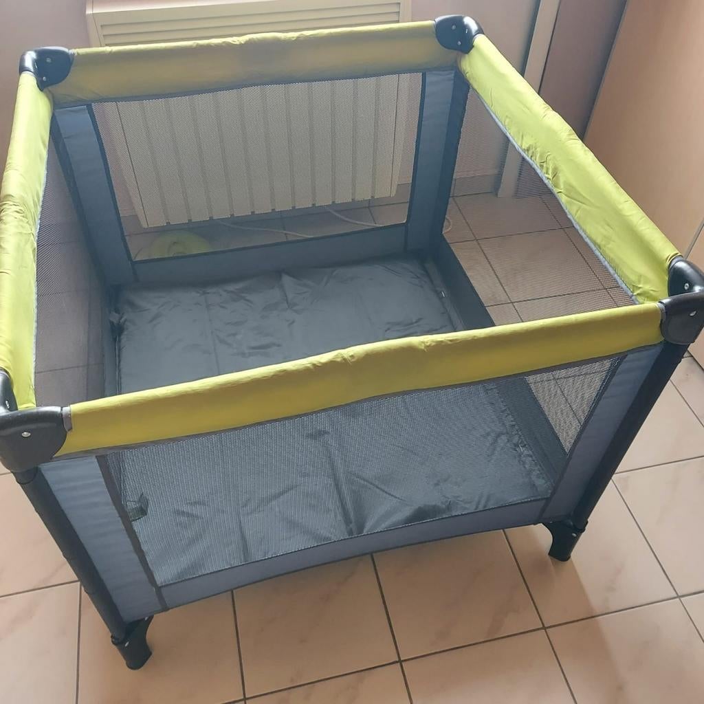 Lit de parc/de voyage pliable Jollymex, Enfants & Bébés, Enlèvement, Lit de voyage
