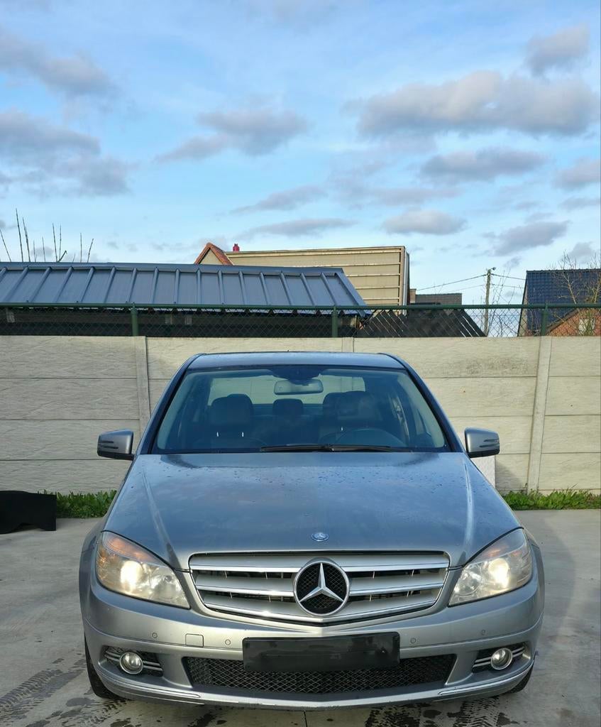 Mercedes C200 /année 2010/ km 297000, Autos, Achat, Automatique, Particulier, Airbags