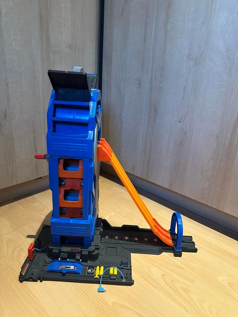 Hotwheels garage, Ophalen, Zo goed als nieuw