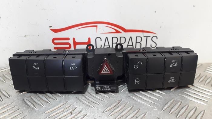 Paniekverlichtings Schakelaar van een Mercedes CLC-Klasse, Gebruikt, -, Ophalen of Verzenden, -