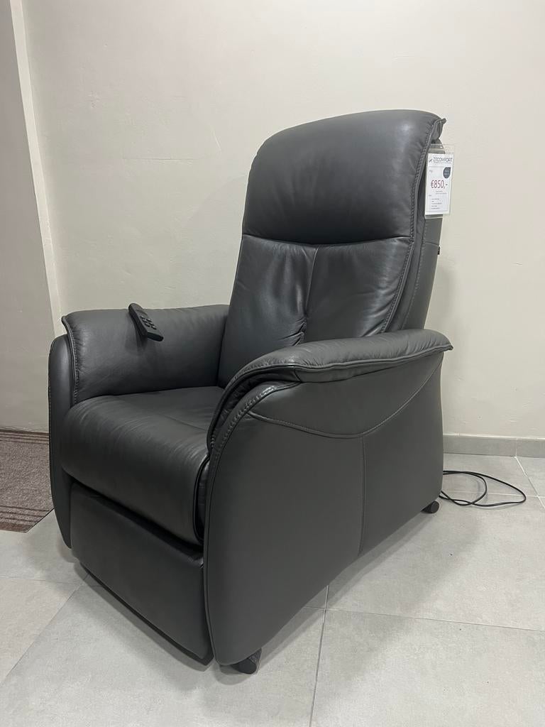 ELEKTRISCHE RELAXZETEL HUKLA MET 2 MOT. + GRATIS LEVERING!!, Huis en Inrichting, ., Leer, Ophalen of Verzenden, Zo goed als nieuw