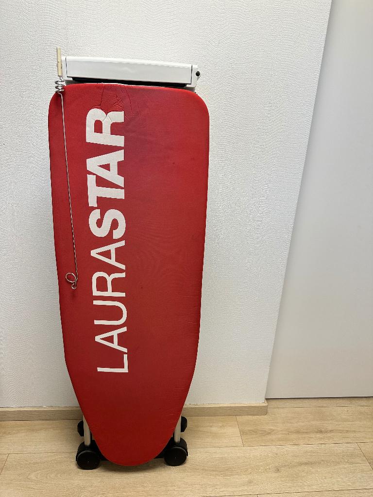 Laurastar S7a Strijksysteem - goed werkend, Elektronische apparatuur, Strijkijzers en Strijkplanken, Ophalen, Gebruikt, Strijkijzer met snoer