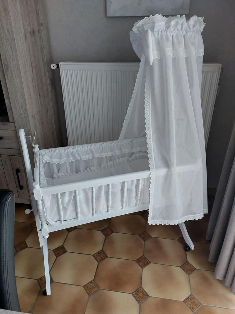 Te koop baby wiegje, Kinderen en Baby's, Babywiegjes en Ledikanten, Ophalen, Wieg