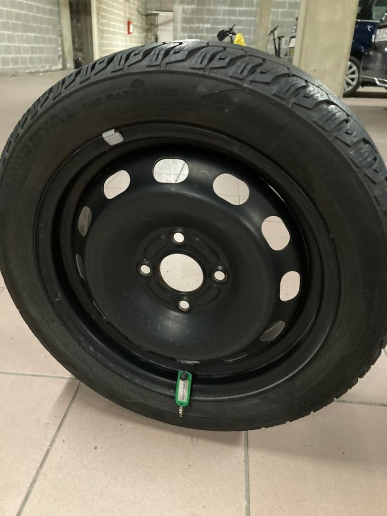 Winterbanden te koop! (4stuks), Auto-onderdelen, Banden en Velgen, Ophalen, 15 inch, Banden en Velgen, Nieuw