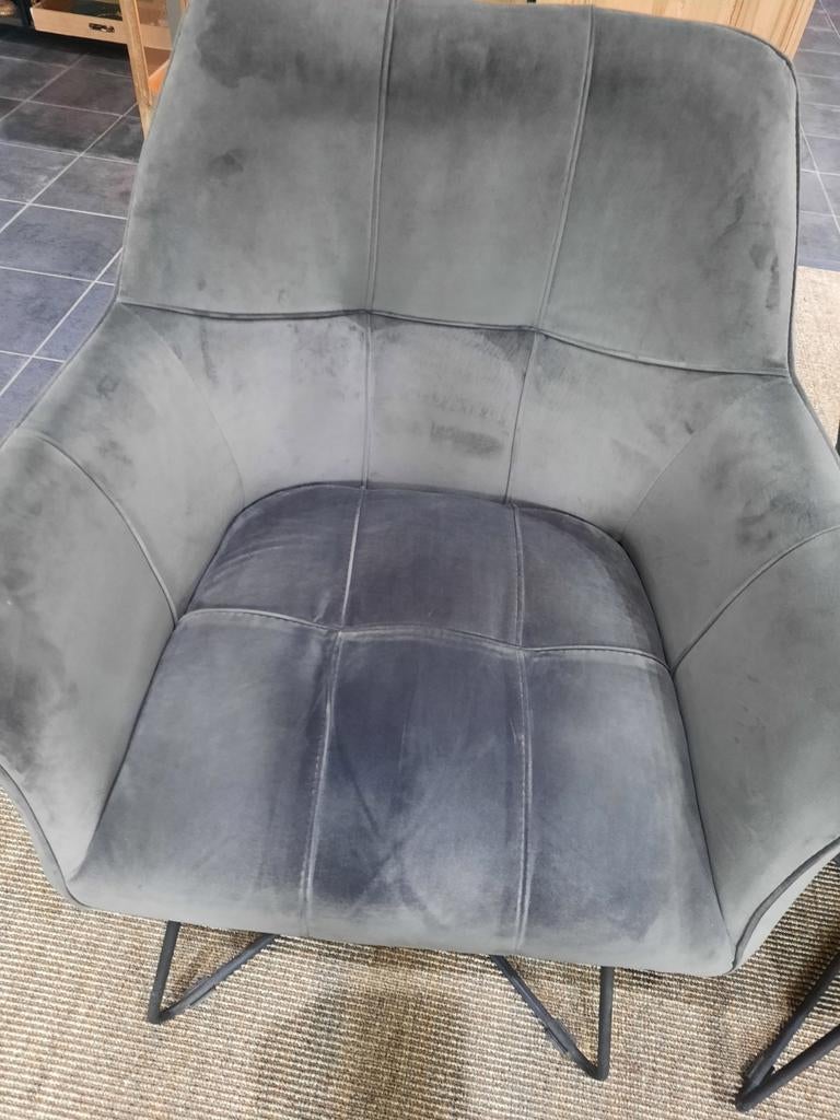 Sièges gris, Enlèvement