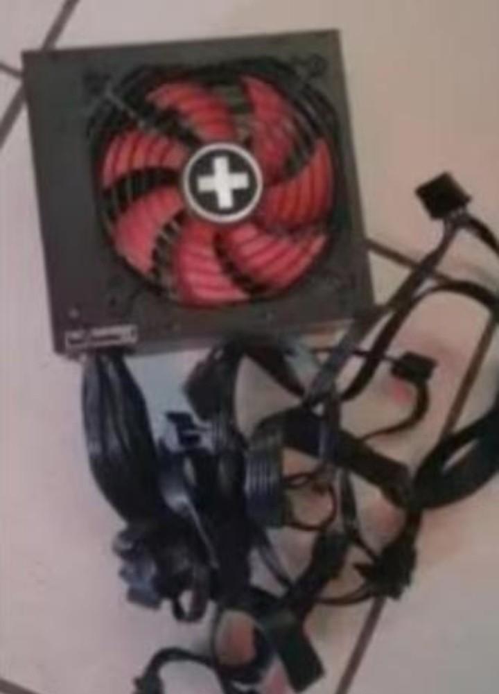 xilence power supply 550 watt, Computers en Software, Interne voedingen, Ophalen, Zo goed als nieuw