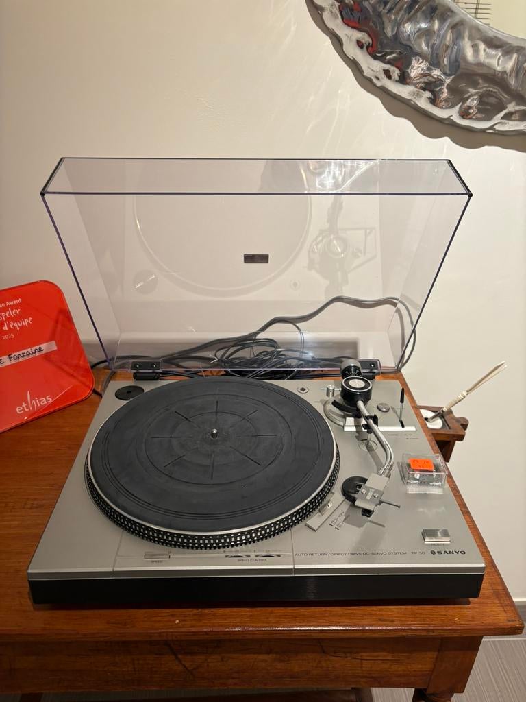 Platine vinyles vintage SANYO état parfait, Enlèvement