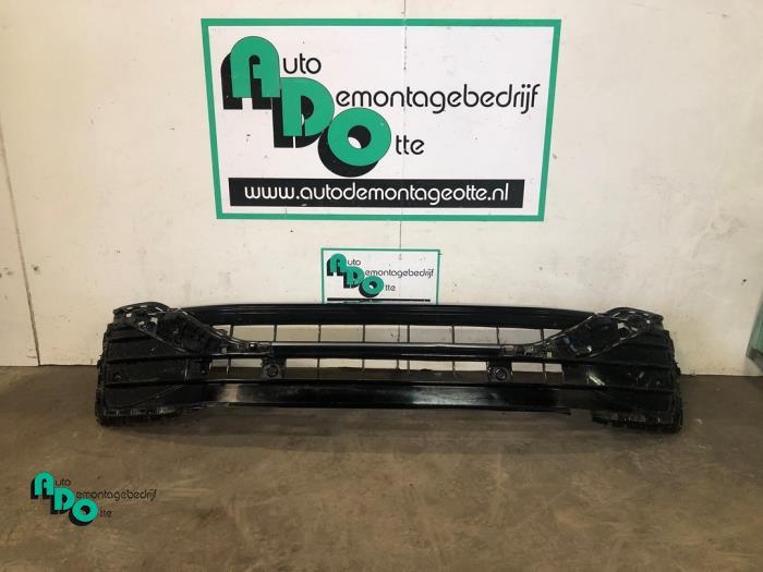 Grille van een Volkswagen Tiguan (Tiguan 16-), Gebruikt, -, Volkswagen, -