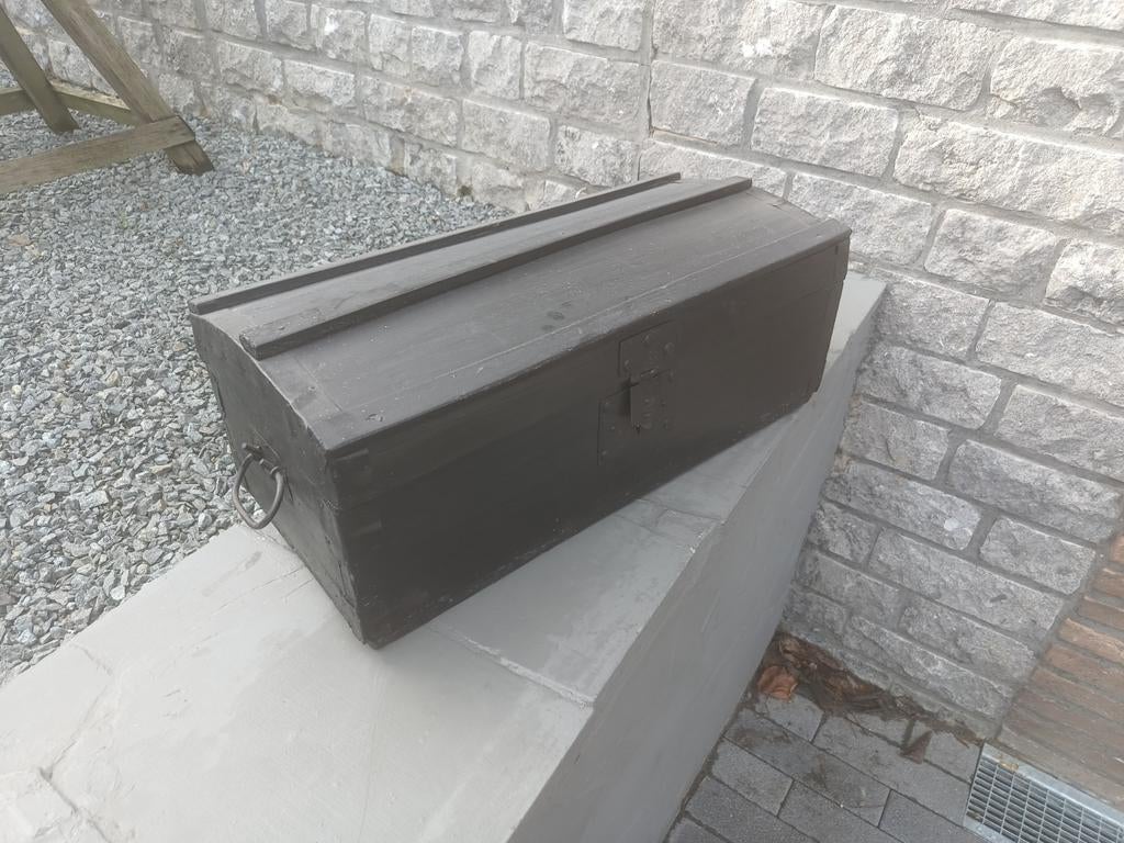 Ancienne boîte en bois avec poignées en fer, Antiquités & Art, Enlèvement