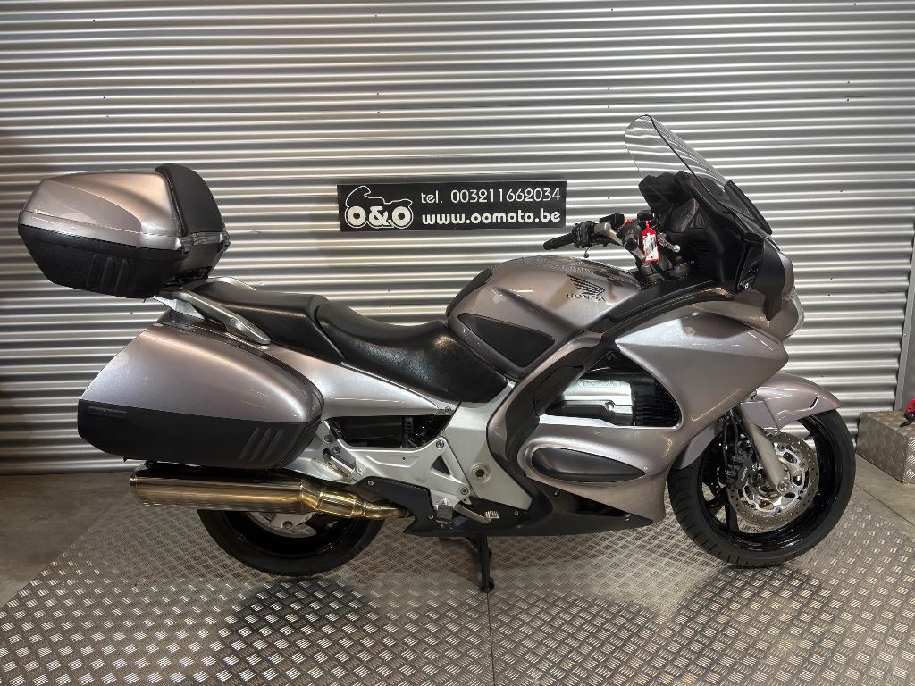 Honda ST1300 Pan European ABS + Garantie + entretien GRATUIT, Motos, Motos | Honda, Poignées chauffantes, Permis Moto A, Tourisme