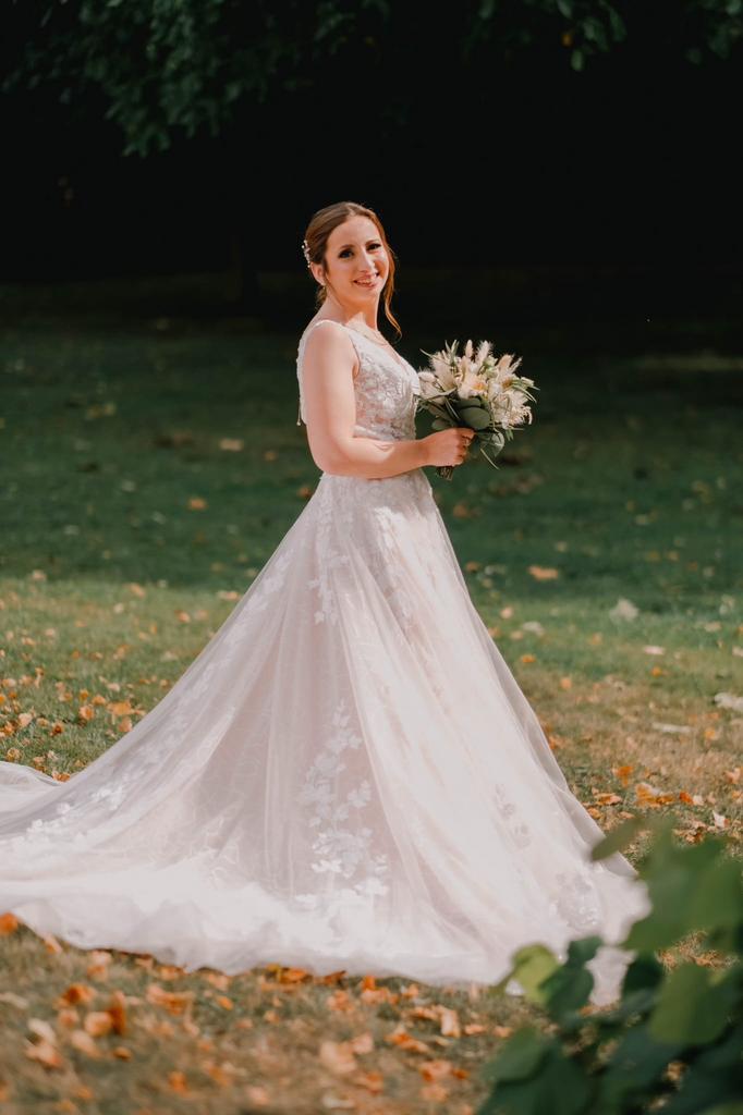 Robe de mariée élégante – état impeccable, Vêtements | Femmes, Vêtements de mariage & Accessoires de mariage, Comme neuf, Robe de mariée