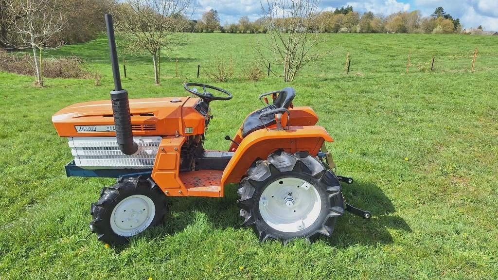 Micro tracteur KUBOTA B 1400 4X4, Articles professionnels, Autres marques, Jusqu'à 2500, Jusqu'à 80 ch, Enlèvement