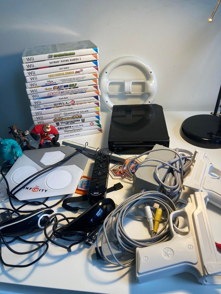 Grand pack Wii noir avec de nombreux jeux à vendre, Consoles de jeu & Jeux vidéo, Enlèvement ou Envoi, Comme neuf, Avec 1 manette